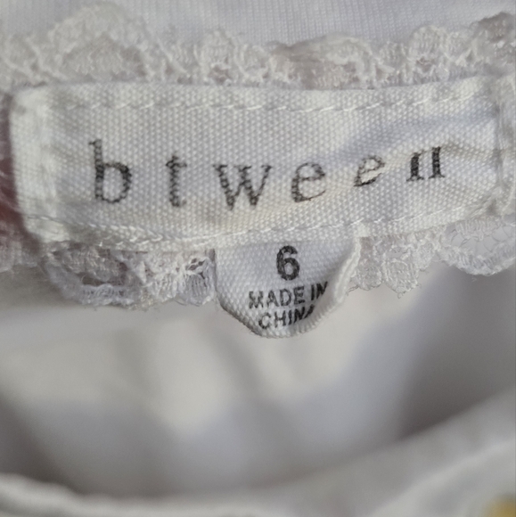 BTWEEN: 2-Piece Set, SS Top w/🦋 & Flutter Sleeves, Matching Pants, Size: 6, EUC - Picture 11 of 12